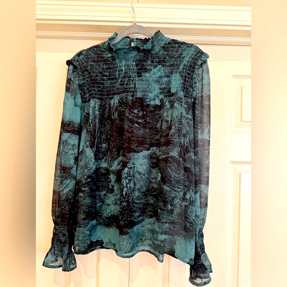 Elan, mock neck blouse. Worn once! Size small.